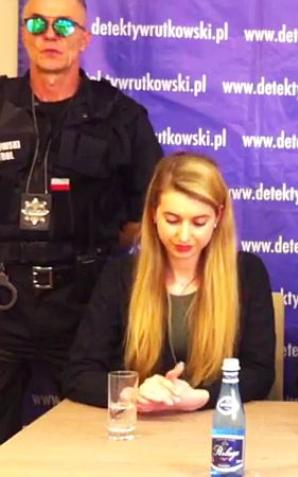 [VIDEO] Konferencja Rutkowskiego: Sfingowany film erotyczny mógł doprowadzić do samobójstwa 18-latki spod Płocka. Biuro detektywistyczne udziela ochrony prześladowanej dziewczynie! 