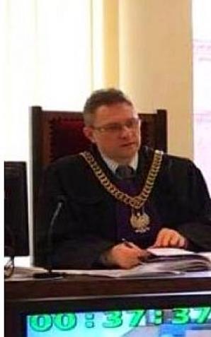 [VIDEO]: Utajnienia rozprawy wdowy domagającej się prawdy o śmierci męża w Szwecji chcieli dziś pośrednicy, którzy wywieźli go do pracy! Czy zamiast porozumienia będą nadal szukać konfliktu z wdową?