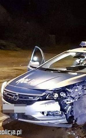 Pijany kierowca potrącił policjanta